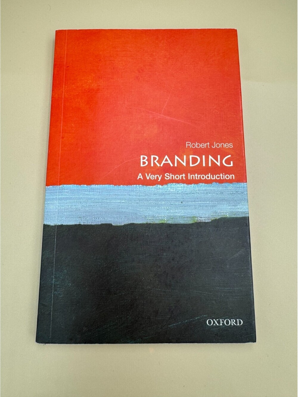 Branding : A Very Short Introduction - Robert Jones ( 2017 , 1st ) Oxford PB VG+
